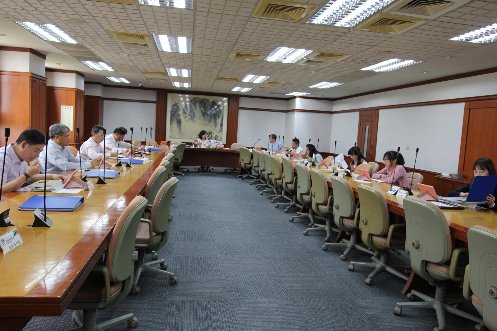 108-2學期性平會常會剪影圖片