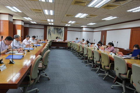 108-2學期性平會常會剪影圖片